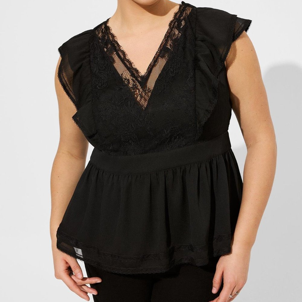 END OF SUMMER SALE-Torrid Crinkle Chiffon Peplum Lace Ruffle Sleeve Top (1 NWT)